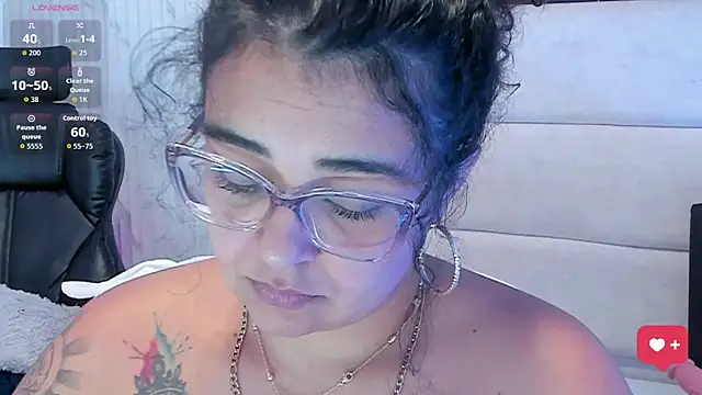 Reginavegaa Chat XXX in diretta