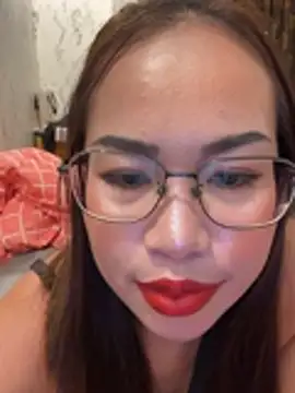 Chatroom XXX en direct de Ponthip