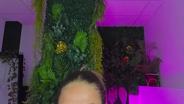 Sweet_Emilya's Live XXX Chat