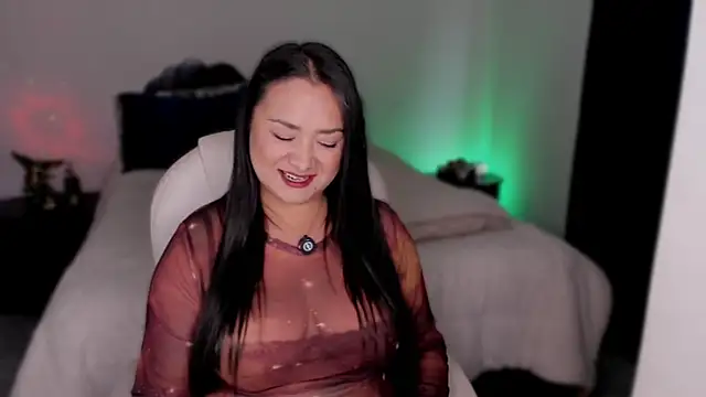 Онлайн чат XXX emilydolshe2