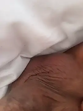 Show modela arouane na web-kameri