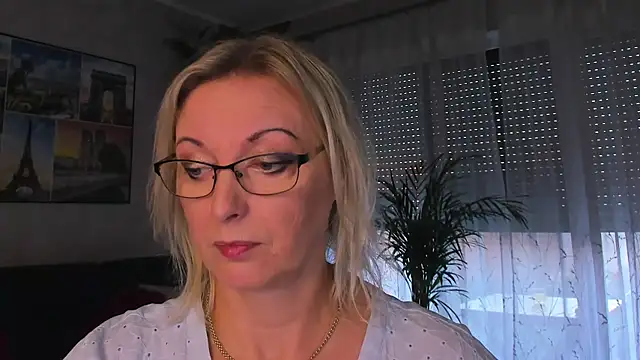 vanessa_chat Adlı Modelin Canlı XXX Sohbeti