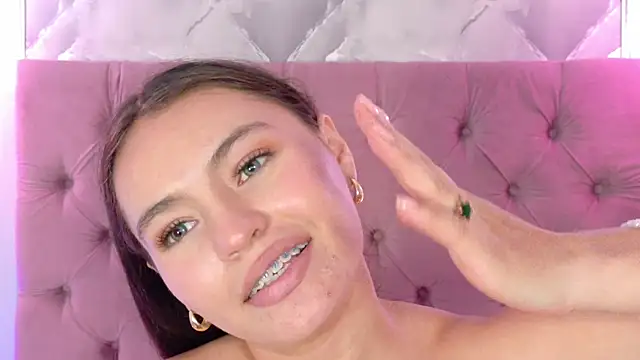 Gabby-Sweet Adlı Modelin Canlı XXX Sohbeti