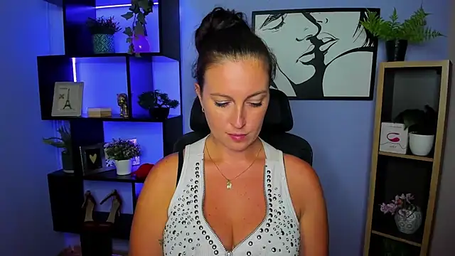 XXX chat uživo modela FUN_AMI