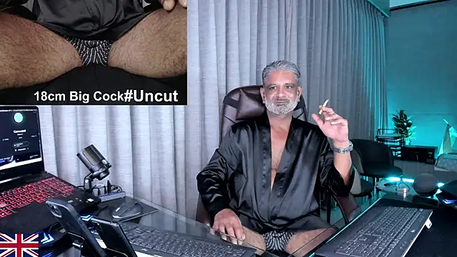 OnlineBossUK Live XXX-chat