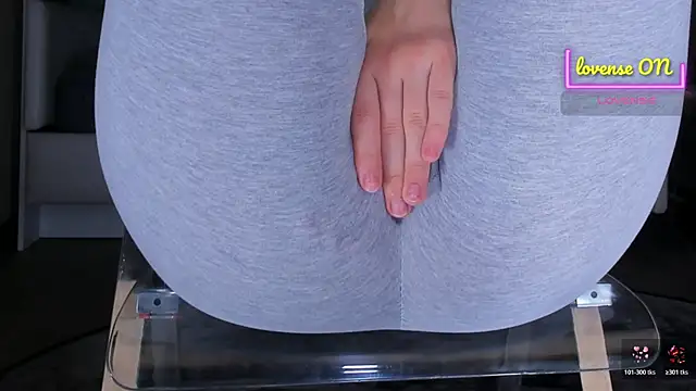 צ'אט XXX בשידור חי של Cameltoe_squirt_inPants
