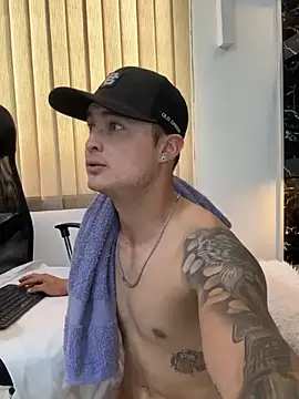 Show modela Alexander_ferre na web-kameri