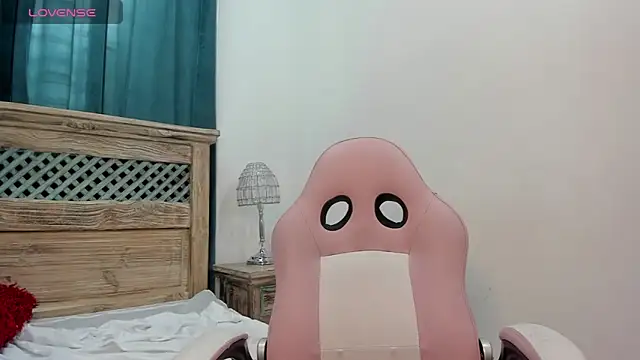 BOOTY_KELLY Adlı Modelin Canlı XXX Sohbeti