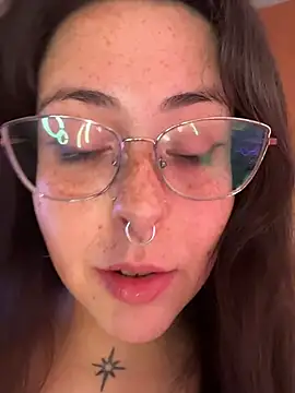 Mizztikaa Adlı Modelin Canlı XXX Sohbeti