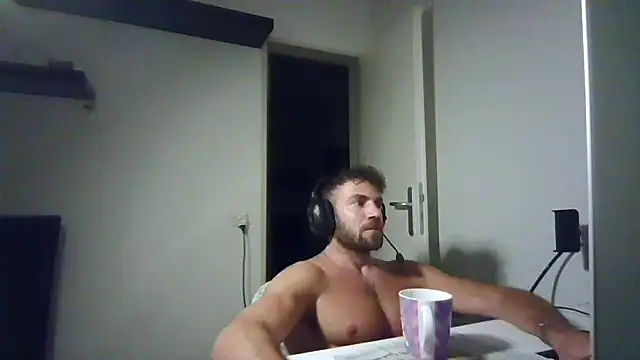 Chat XXX en directo de alpha-hunk