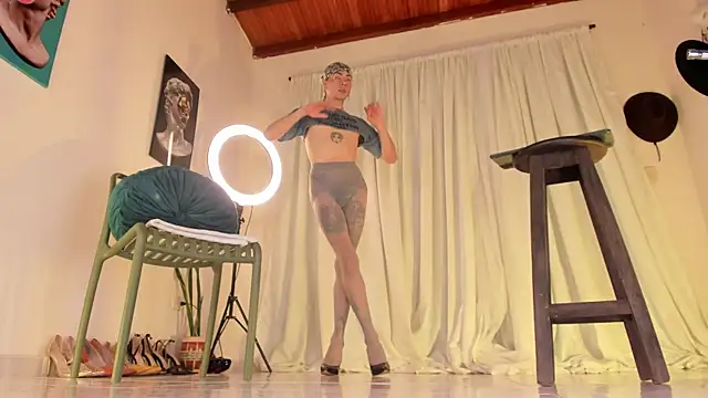 צ'אט XXX בשידור חי של ArchieCollins