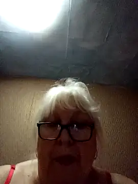 Alexia64231 XXX чат на живо