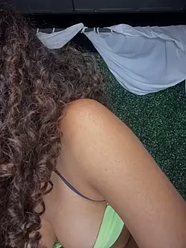 CurlyOopsieXXX's Live XXX Chat