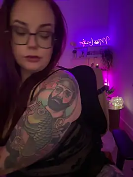 Chat XXX en directo de Miss_Lucifer6