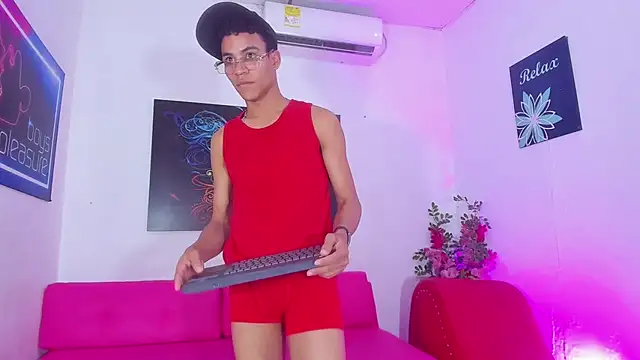 Czat XXX na żywo – Kleyn_black