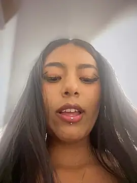 צ'אט XXX בשידור חי של Katta_ossa