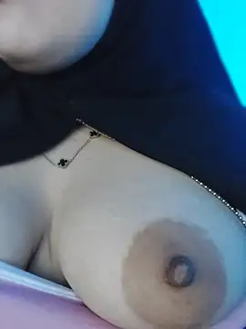 XXX chat uživo modela Elinaax