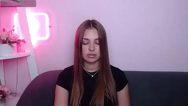 MilanaAngelAs: онлайн-секс-чат
