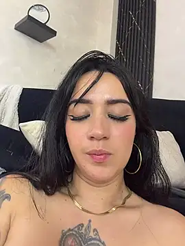 EmmyEvans1's Live XXX Chat
