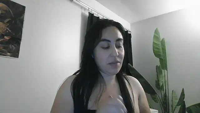 WetFlower69 Adlı Modelin Canlı XXX Sohbeti