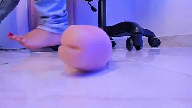 Kattyfeet's Live XXX Chat