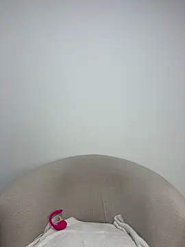 Julie_MarkkのライブXXXチャット