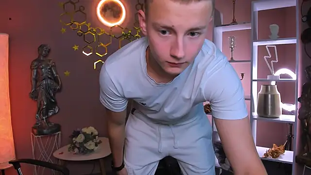 noah_nero's Live XXX Chat