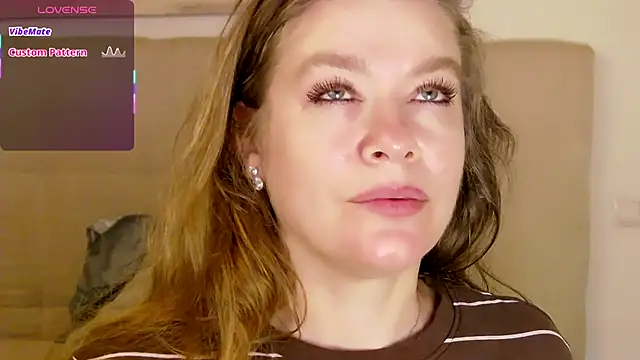 PetersEmily's Live XXX Chat