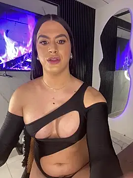 Naughtysofiaa élő XXX-chatje