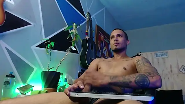 MagnusFrost Live XXX Chat