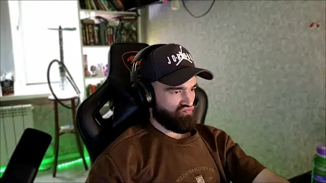 _Serious_Man Chat XXX live