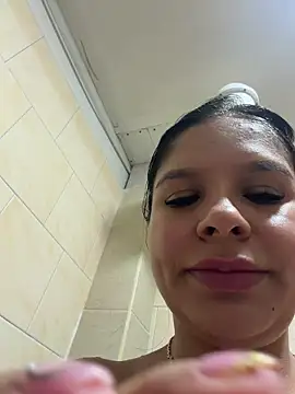 Chat +18 de Elara_Luxe ao vivo
