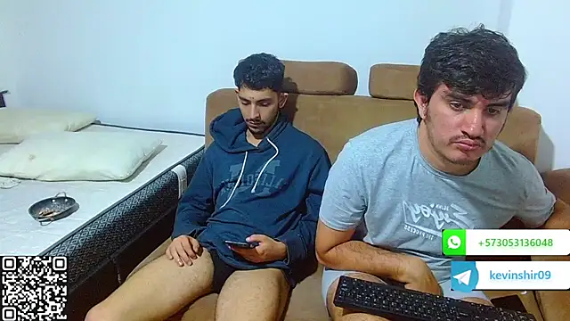 XXX chat uživo modela biglatin80