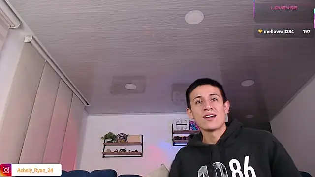 ashely_ryan24's Live XXX Chat