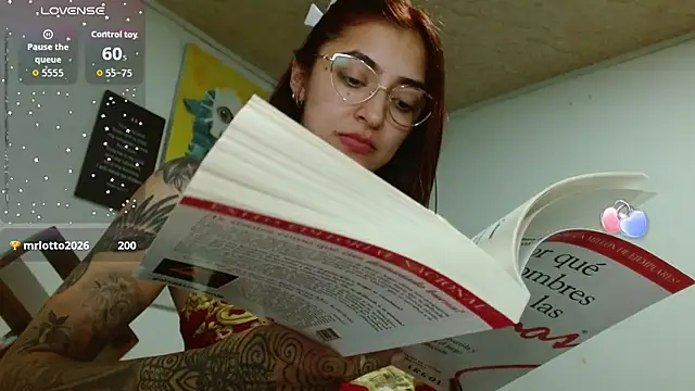 ZoeBakers_'s Live XXX Chat