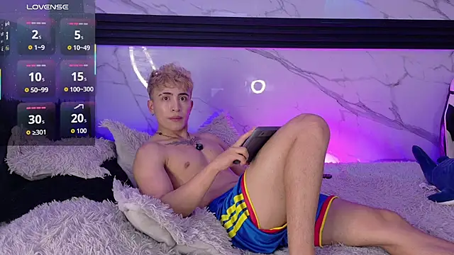 Saimonvela Chat XXX live