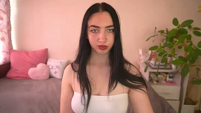 WildKittenX_ – Live XXX-chat