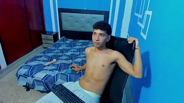 efrain_boy élő XXX-chatje