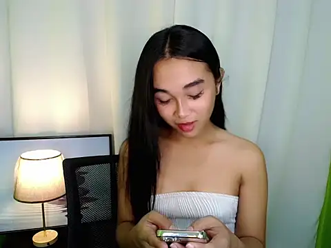 TsCyra_foxxx Adlı Modelin Canlı XXX Sohbeti