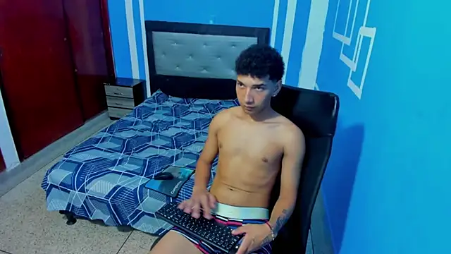 Онлайн чат XXX efrain_boy
