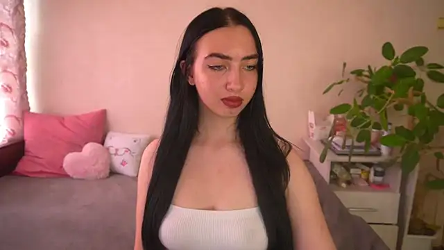 צ'אט XXX בשידור חי של WildKittenX_