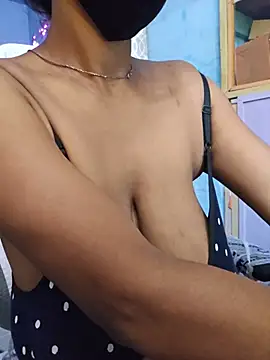 XXX chat uživo modela Desi_Maya69