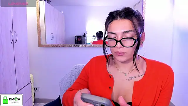 XXX chat uživo modela EricaVanderhill