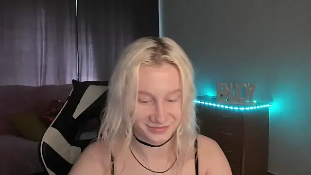 EnigmaSee's Live XXX Chat