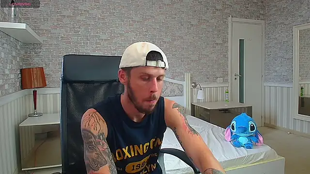 JonahShaw's Live XXX Chat