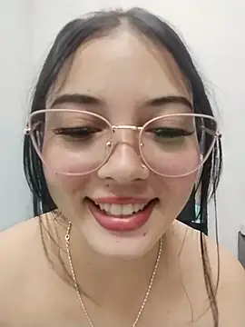 Chat +18 de Valeria_allurin ao vivo