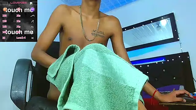 Онлайн чат XXX hotboyluxe