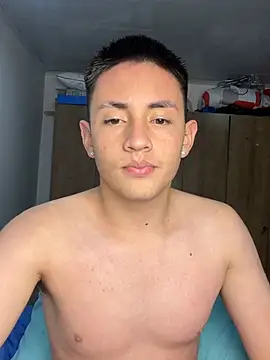 andreslavado's Live XXX Chat