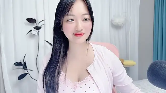Winnie666999 现场XXX聊天