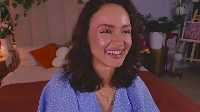 Meow_Nancy Adlı Modelin Canlı XXX Sohbeti